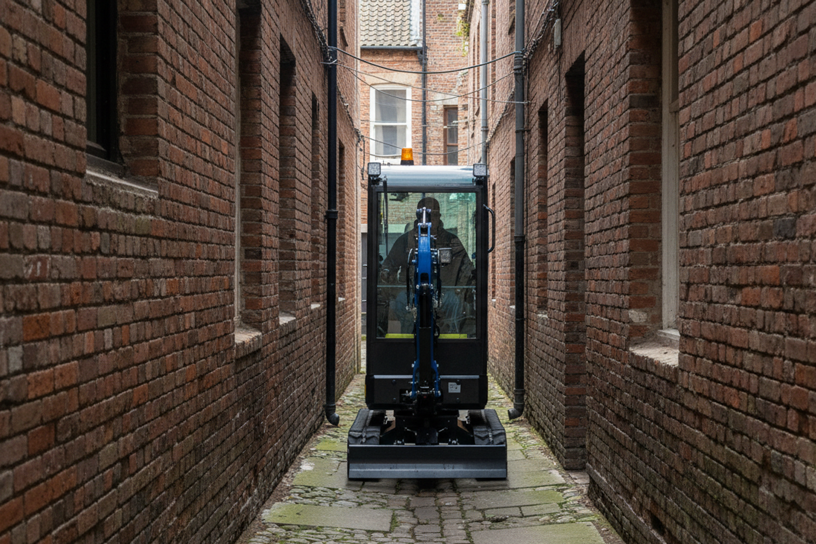 Typhon 18 Flex Pro Alleyway Access